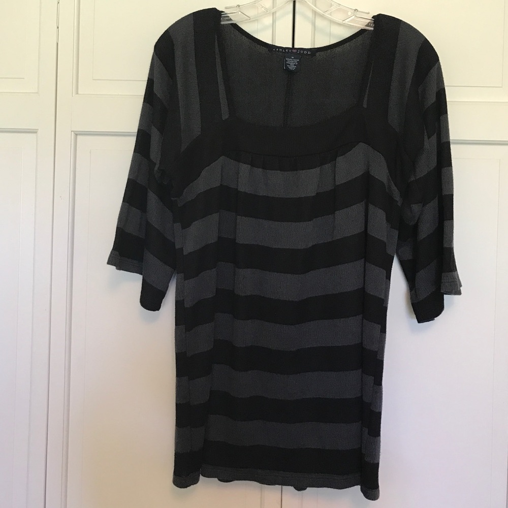 Ashley Judd sweater